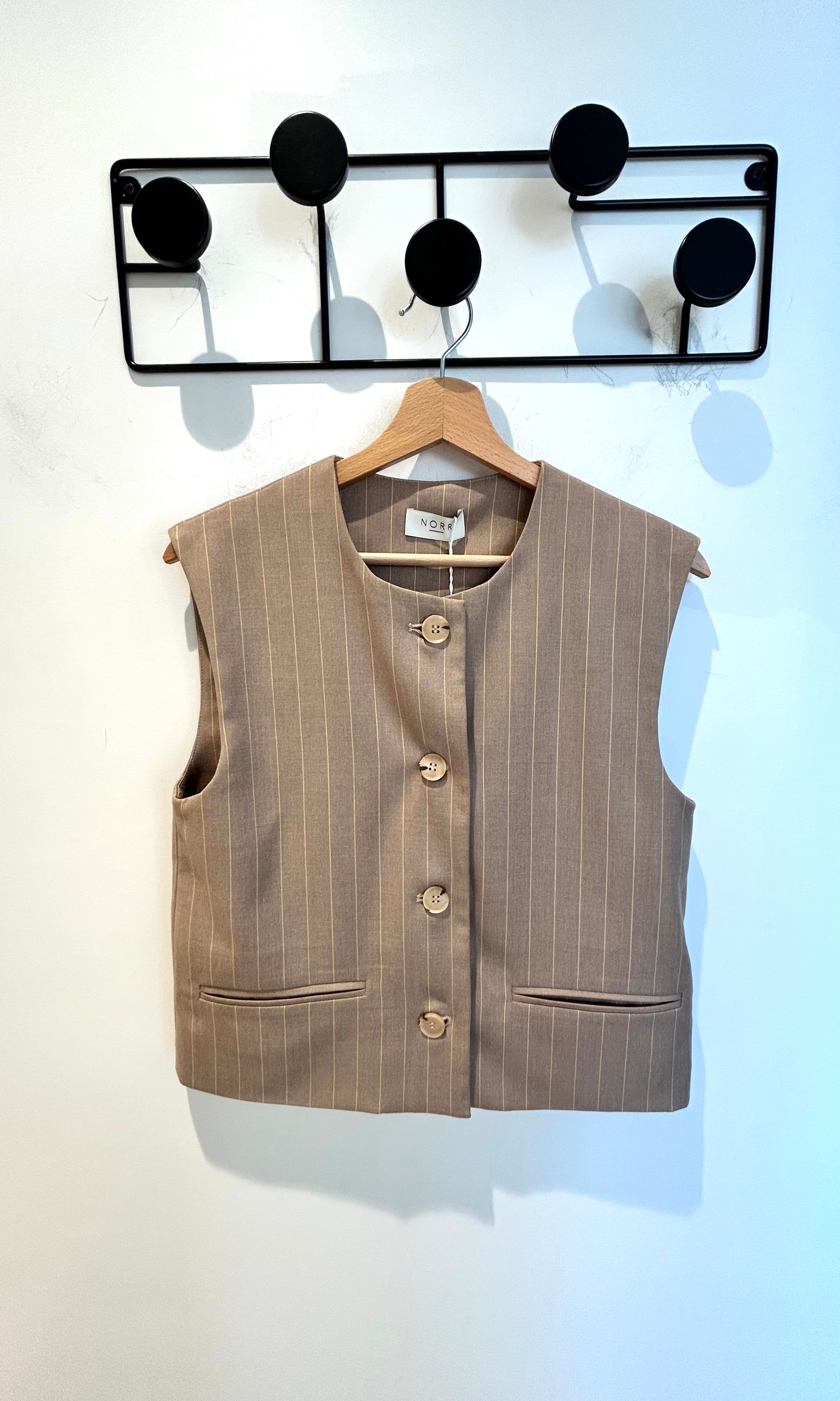 NOVIA SHORT WAISTCOAT